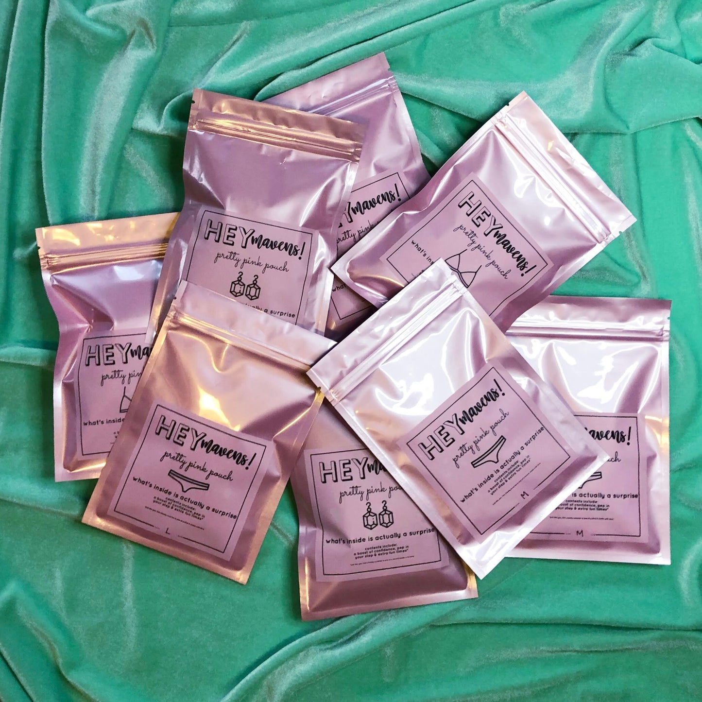 The Pretty Pink Pouch :: Undies