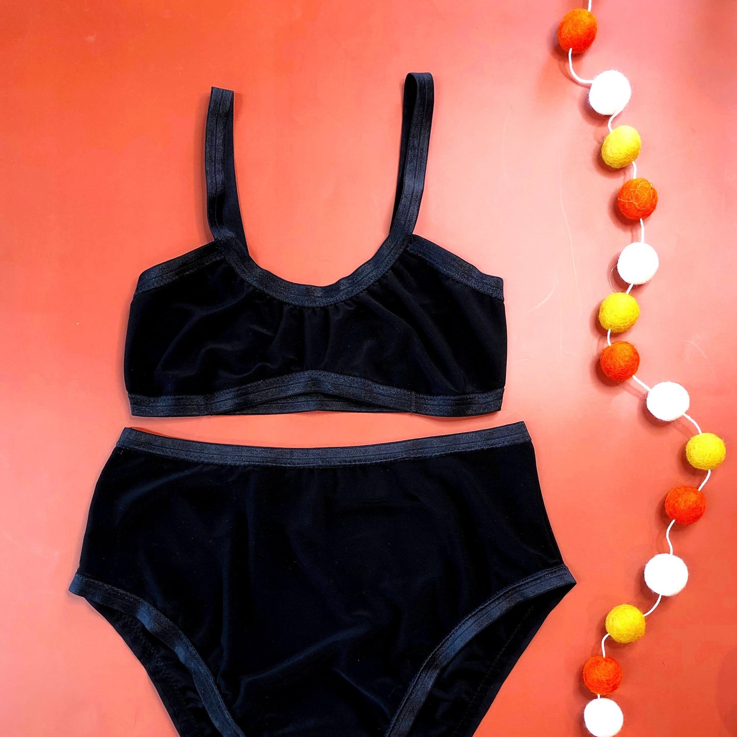 Black Solid Bandeau Bralette