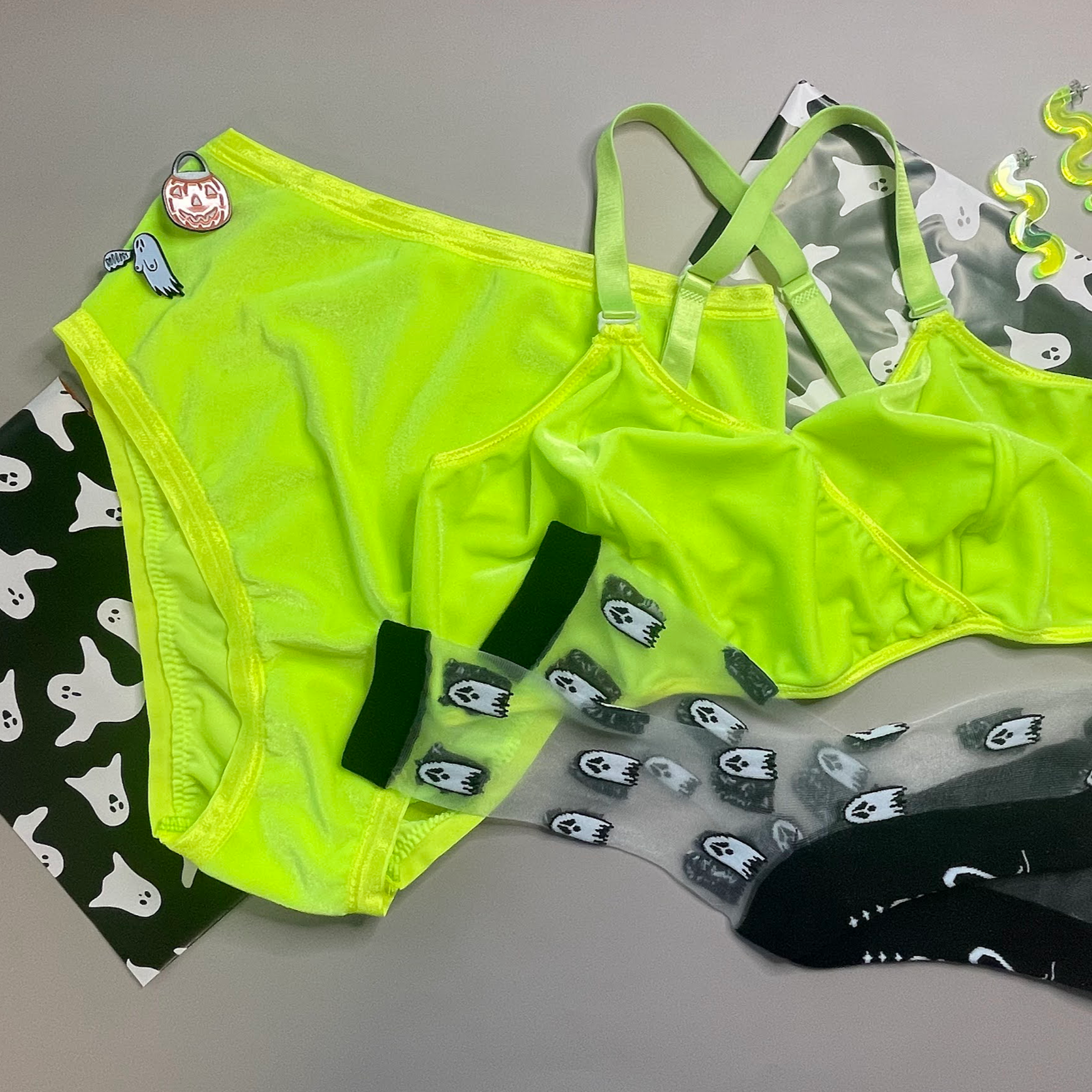 Neon Yellow Velvet High Rise Undies – Hey Mavens